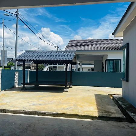 Villa Pool Kepala Batas Kampong Hilir  Zewnętrze zdjęcie