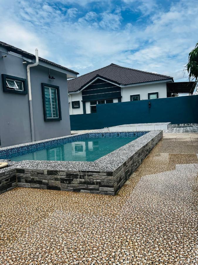 Villa Pool Kepala Batas Kampong Hilir  Zewnętrze zdjęcie
